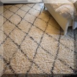 D04. Shag diamond design Varanas wool pile rug. 8' x 10' - $175